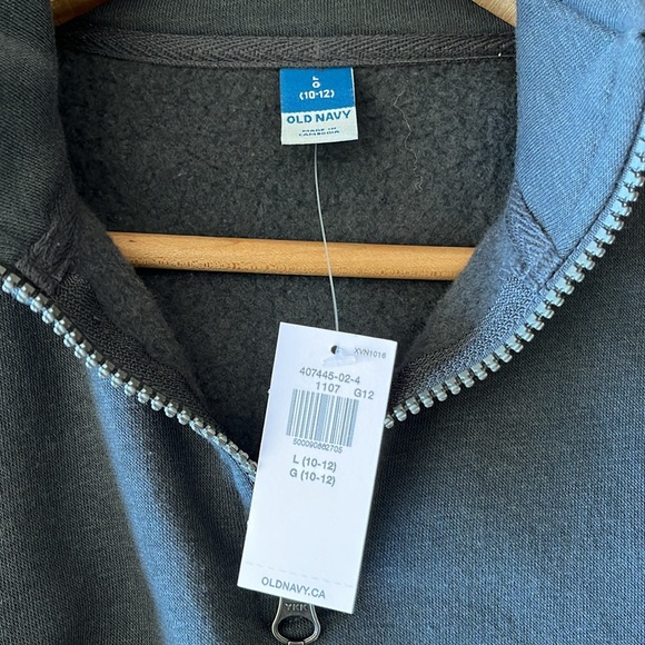 Old Navy Boys 1/4 Zip Sweatshirt - Picture 4 of 4